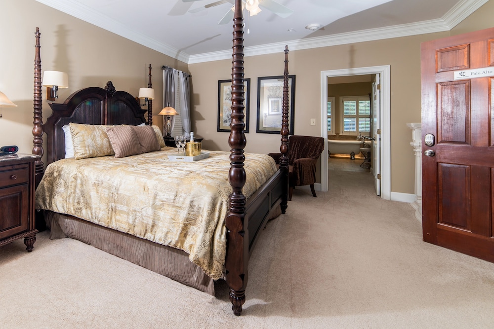 Palo Alto Suite photo 1