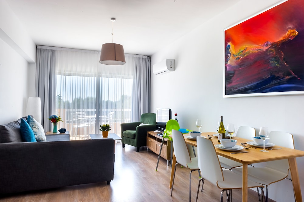 Apartment, 2 Bedrooms, Sea View photo 1