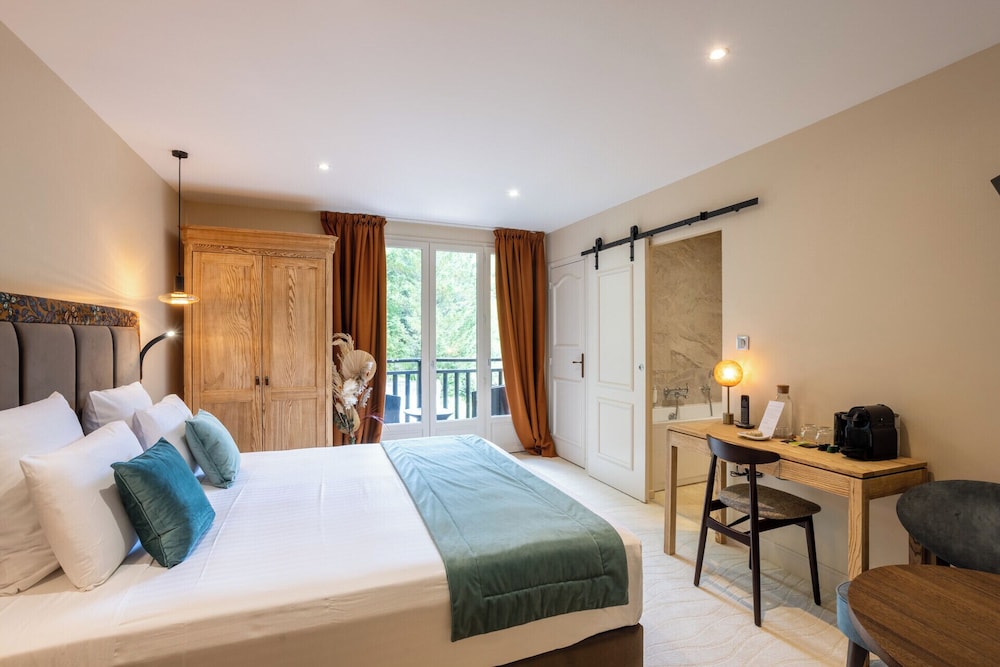 Double Room, Balcony, River View photo 1
