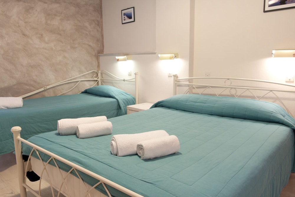 Standard Triple Room - Photo 1