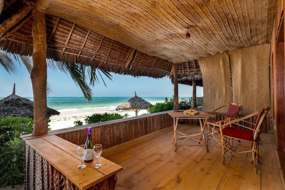 Room, 1 King Bed, Beachfront (48 m2)