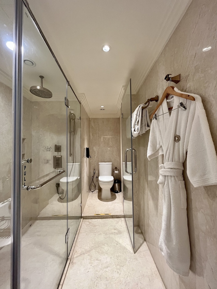 Executive Suite, 1 Bedroom - Photo 8
