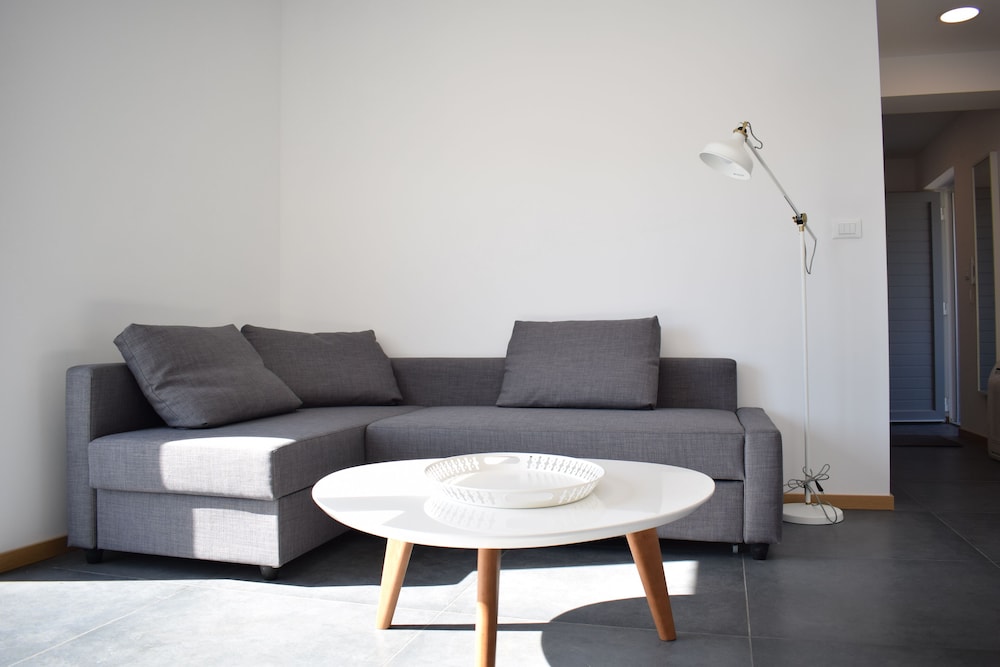 Apartment (2)