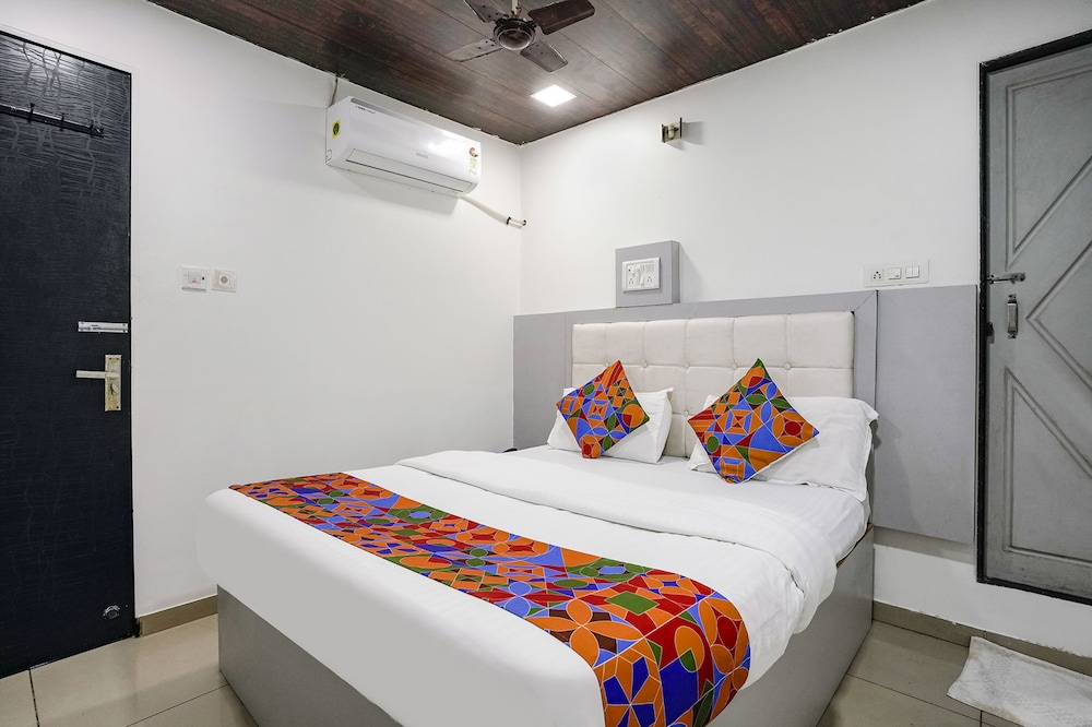 Deluxe Room - Photo 1