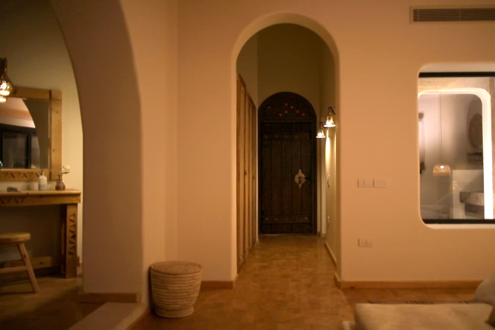 Deluxe Room - Photo 4