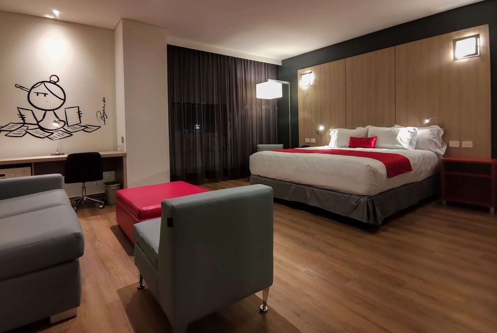 Junior Suite, 1 King Bed, Non Smoking - Photo 4
