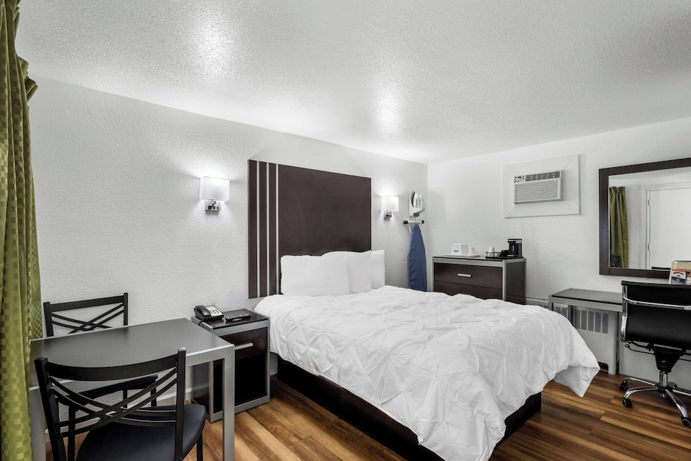 Room, 1 Queen Bed, Non Smoking - Photo 1