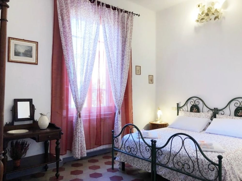 Classic Double or Twin Room, Garden View photo 1