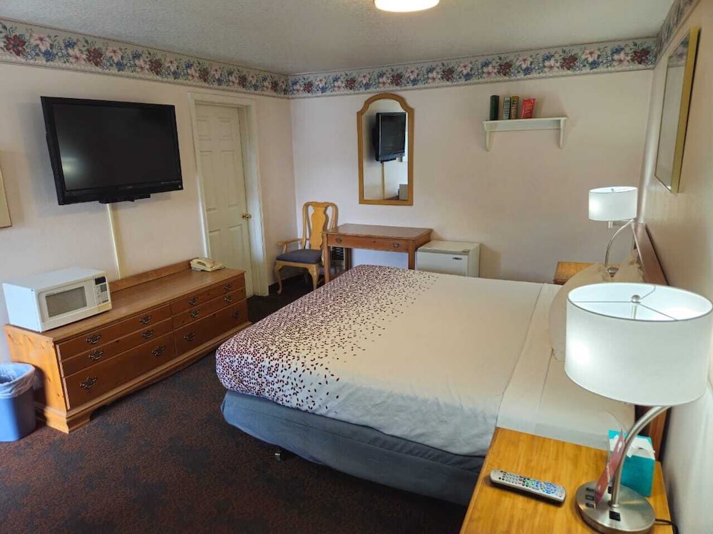 Standard Room, 1 Queen Bed
