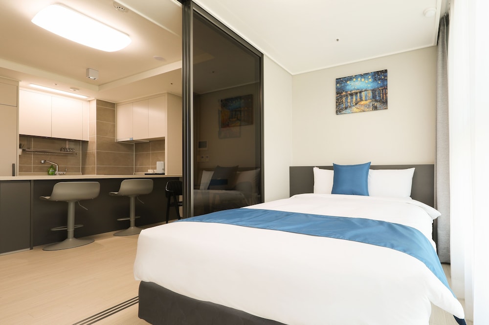 Premium Double Room - Photo 3