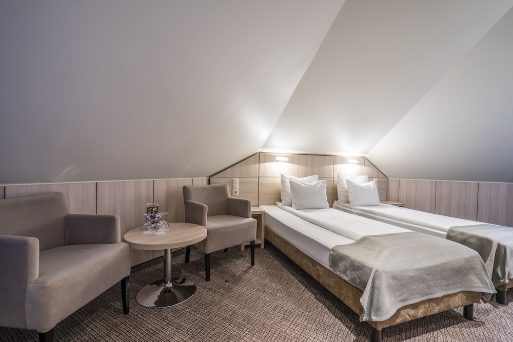 Standard Triple Room Daily Spa Access photo 3