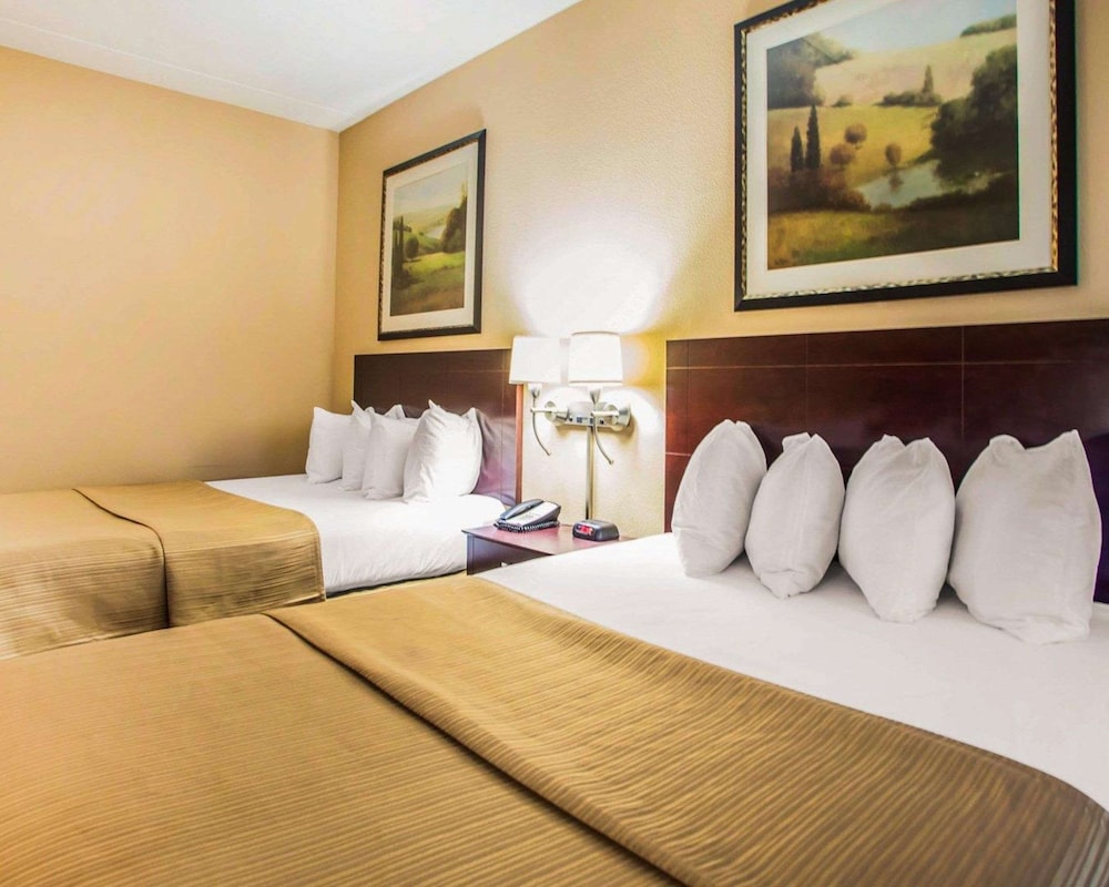 Standard Room, 2 Queen Beds, Non Smoking - Photo 4