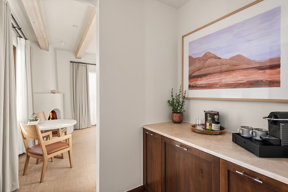 Deluxe Room, 2 Bedrooms, Non Smoking, Connecting Rooms (Casita) - Photo 2