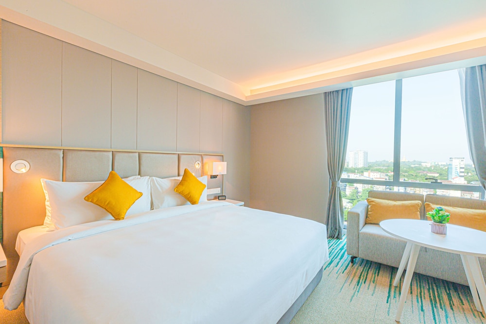 Junior Suite with Pagoda View - Photo 3