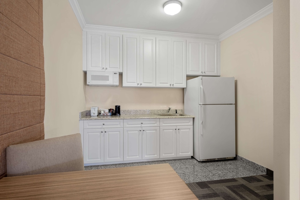 Suite, 2 Queen Beds, Accessible, Non Smoking