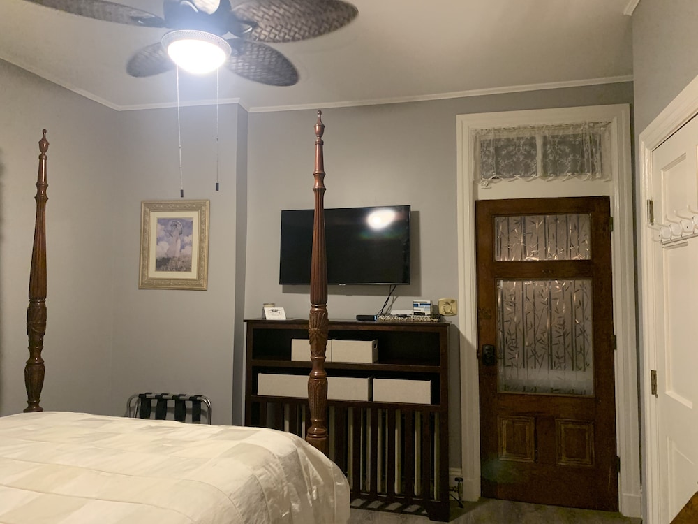 Blue Bell Suite photo 2