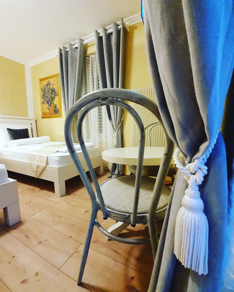 Standard Triple Room - Photo 16