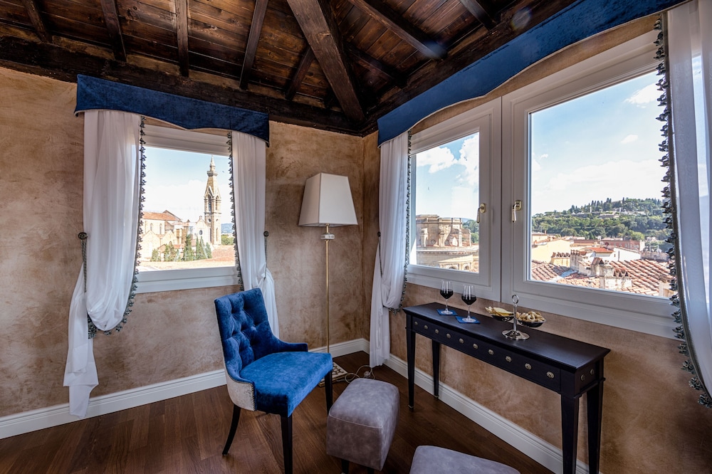 Suite, Tower (Split Level) photo 1