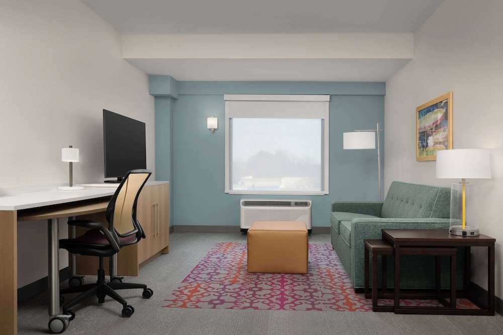 Suite, 2 Queen Beds, Accessible (Mobility & Hearing, Roll-In Shower) photo 2