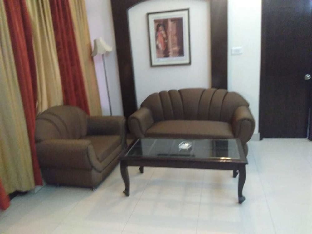 Executive Room - Photo 1