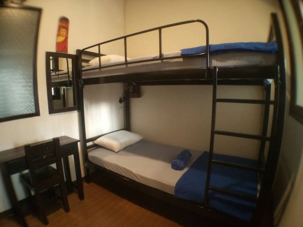 Twin Room : Bunk Bed (Shared Bathroom) photo 1
