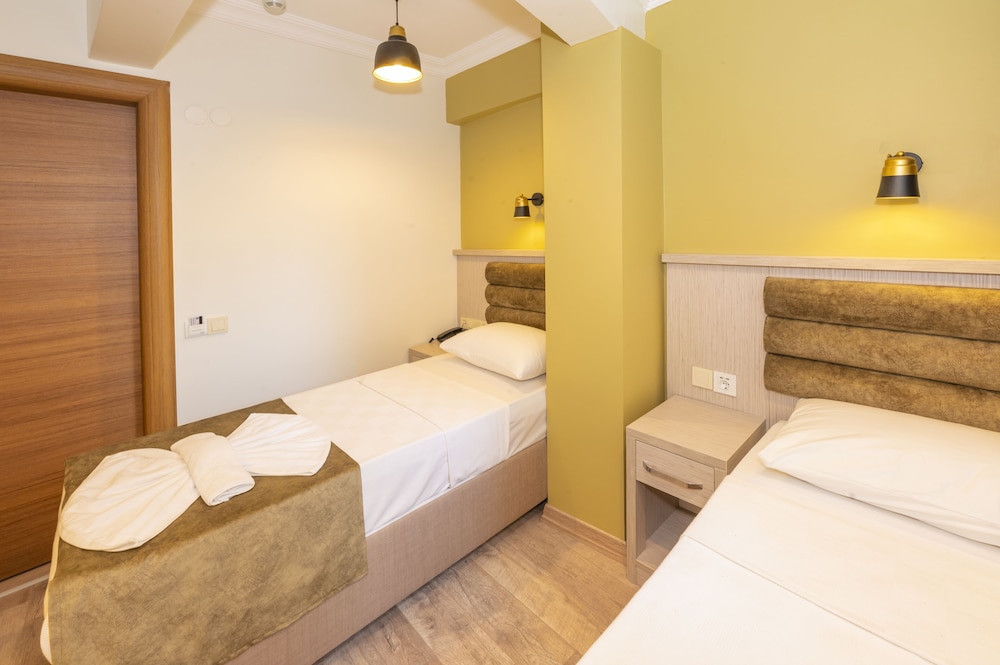 Standard Twin Room, 2 Twin Beds photo 3