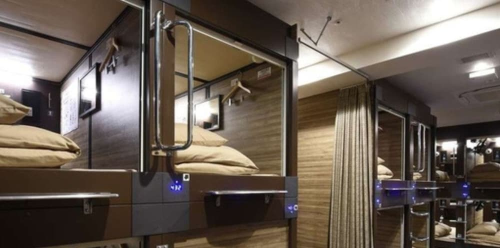 Superior Capsule Room for Male photo 1