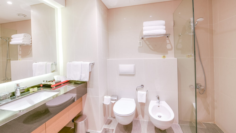 Junior Suite, 1 King Bed, Garden View - Photo 8