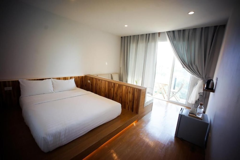 Queen Room with Balcony