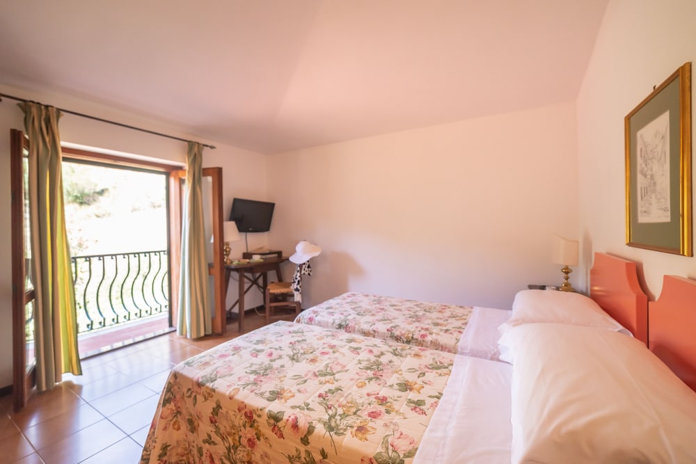 Classic Double or Twin Room - Photo 1