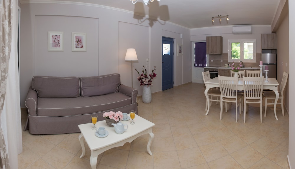 Apartment, 2 Bedrooms, Sea View photo 2