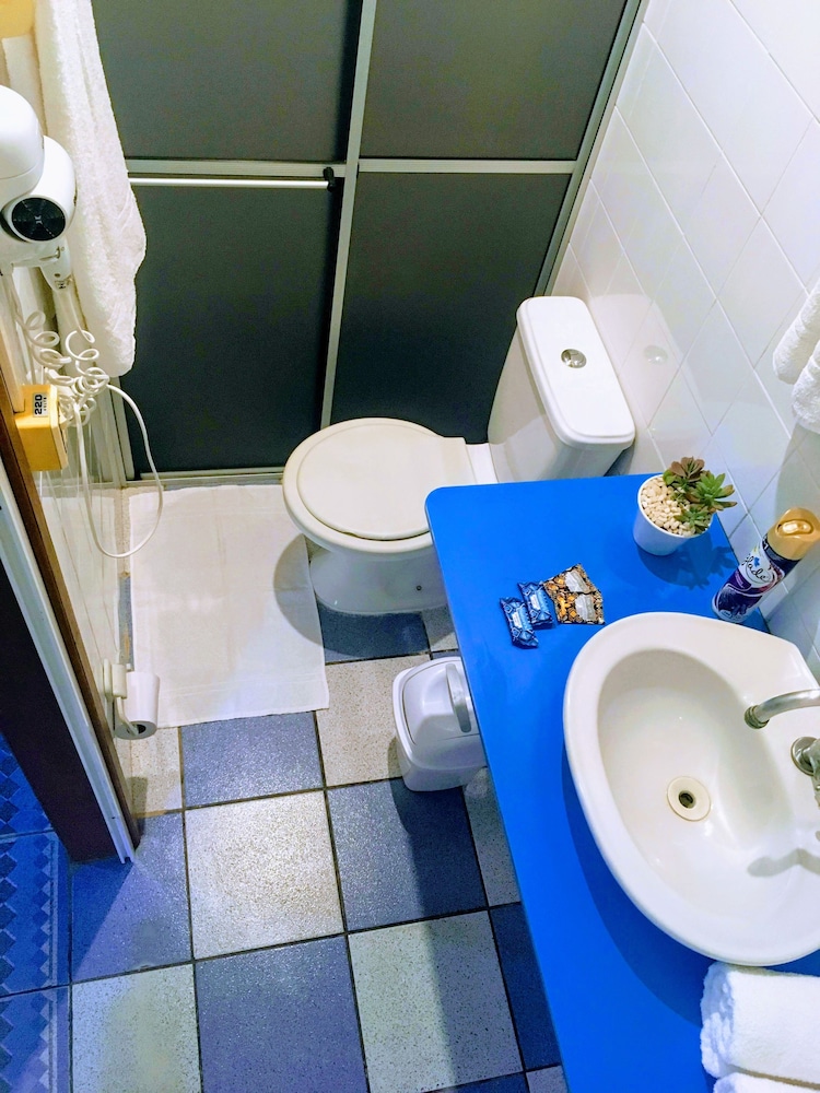 Luxury Suite - Photo 6
