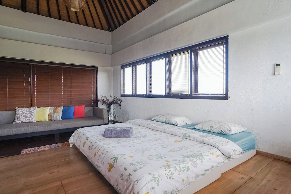 Tokyo / Villa with garden view (Shared Living Room & Kitchen) photo 1