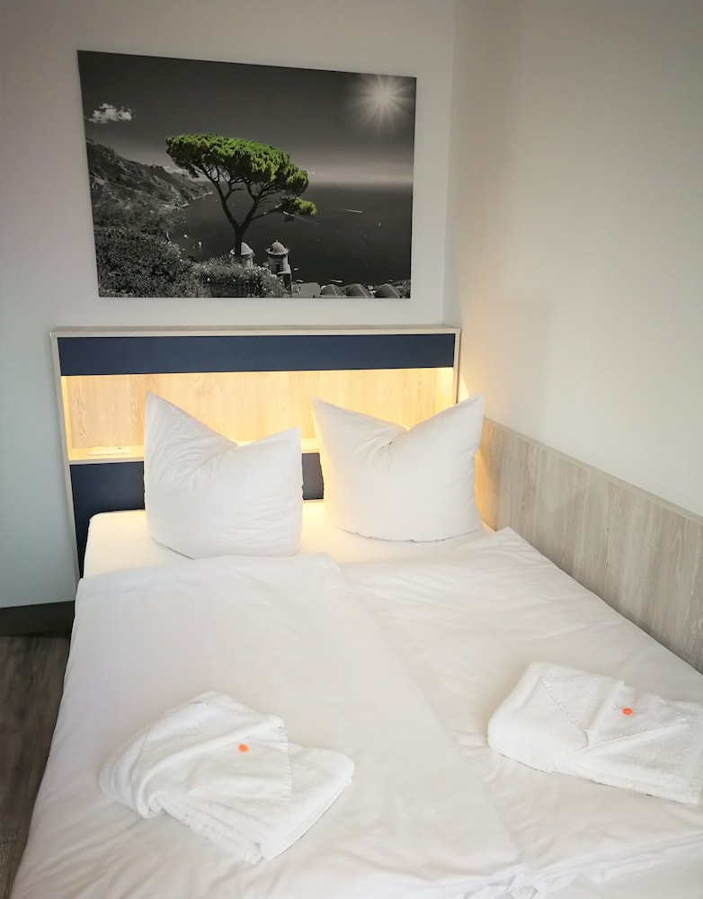 Economy Double Room photo 1