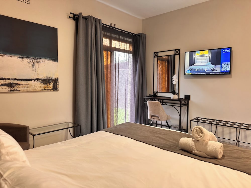Executive Double Room - Photo 4