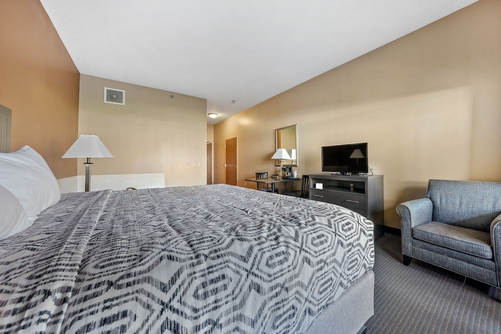 Room, 1 King Bed, Jetted Tub, Lake View photo 1