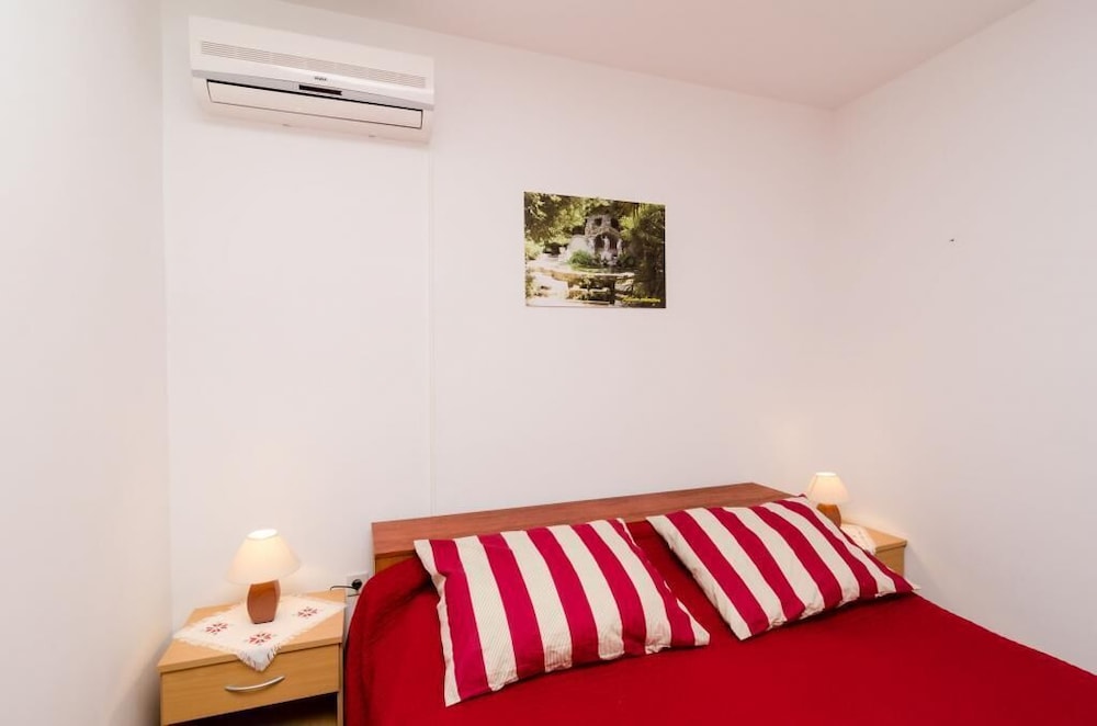 Double Room (Standard Double Room with Balcony) photo 2