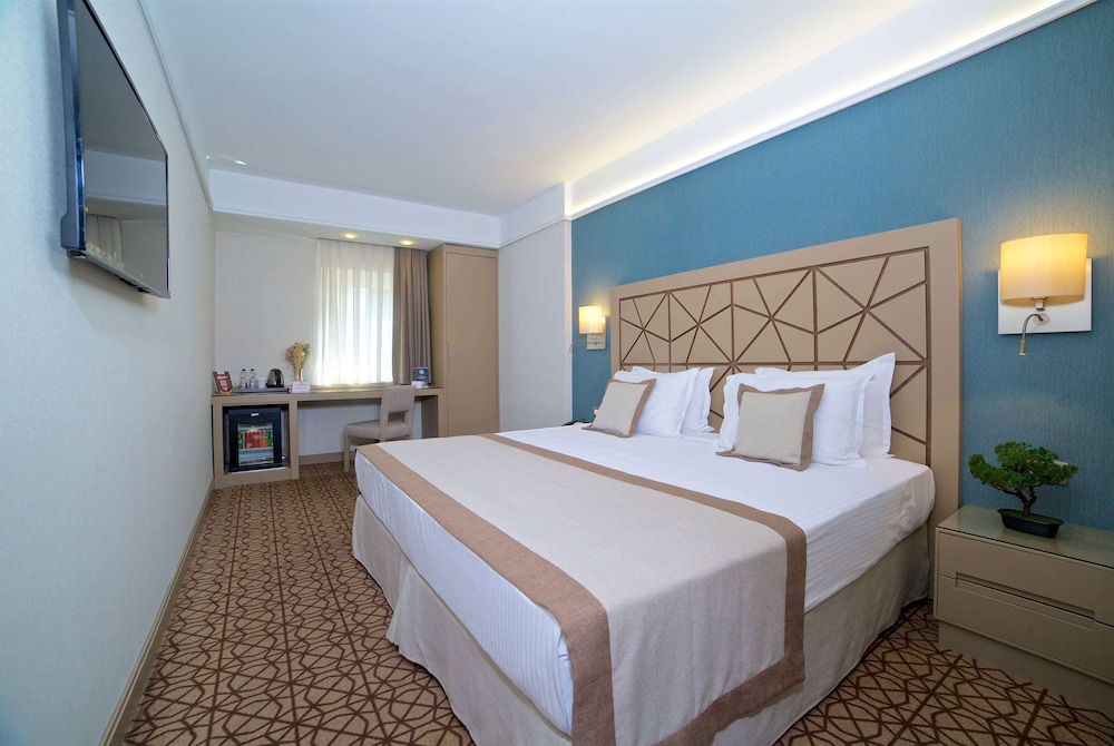 Standard Room, 1 King Bed photo 1