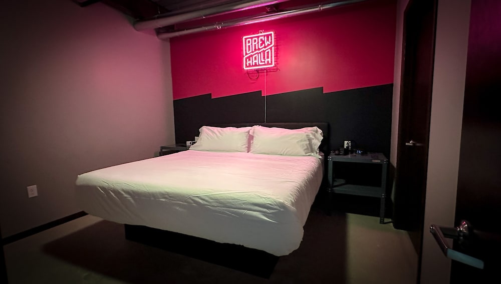 Standard Room, 1 Bedroom, Roll-in Shower photo 1