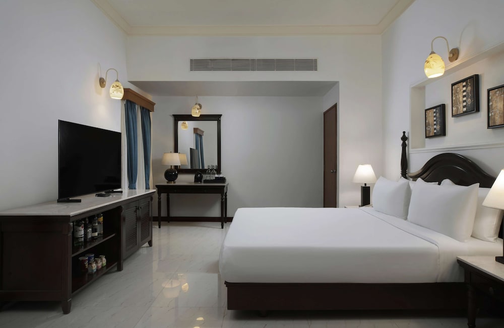 Radisson Suite with Bathtub, Balcony and Garden View ( Villas )