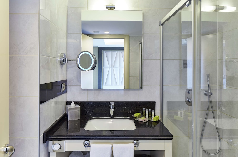 Twin Guest Room
