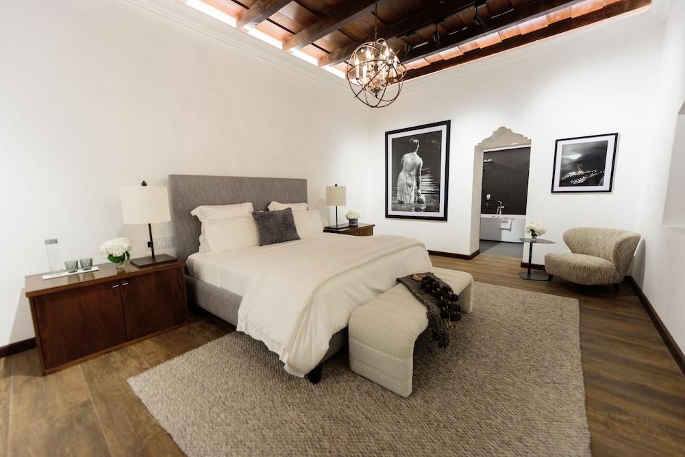 Luxury Suite photo 1