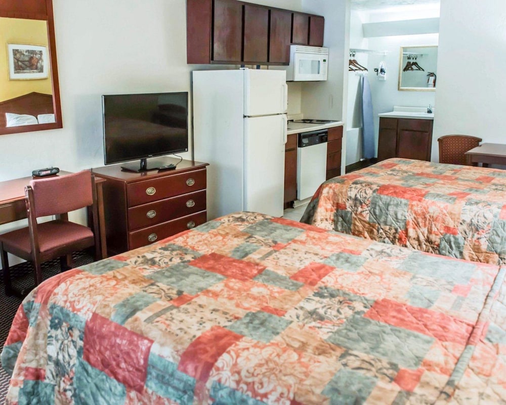 Double Room, 2 Double Beds, Jetted Tub photo 1