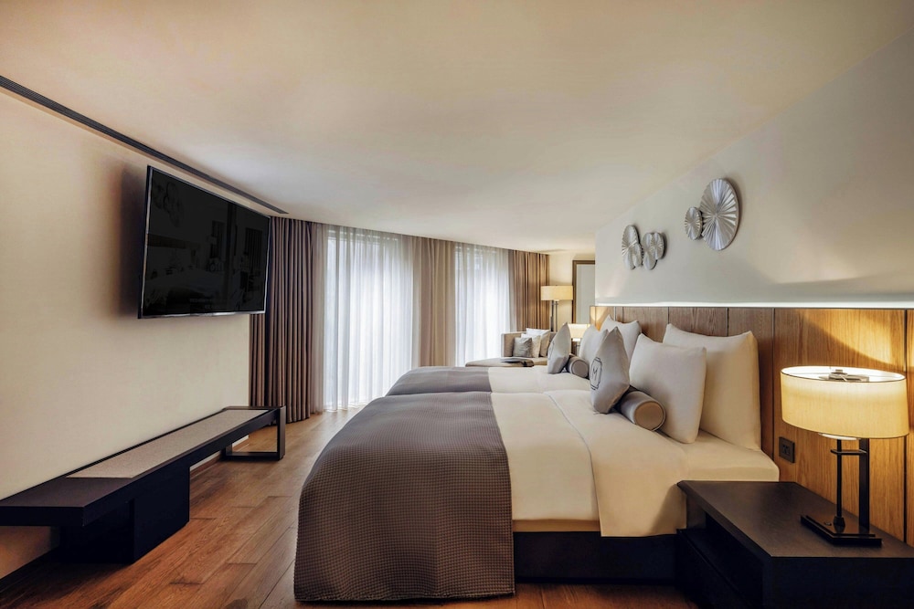Deluxe Room, 2 Twin Beds, City View photo 3