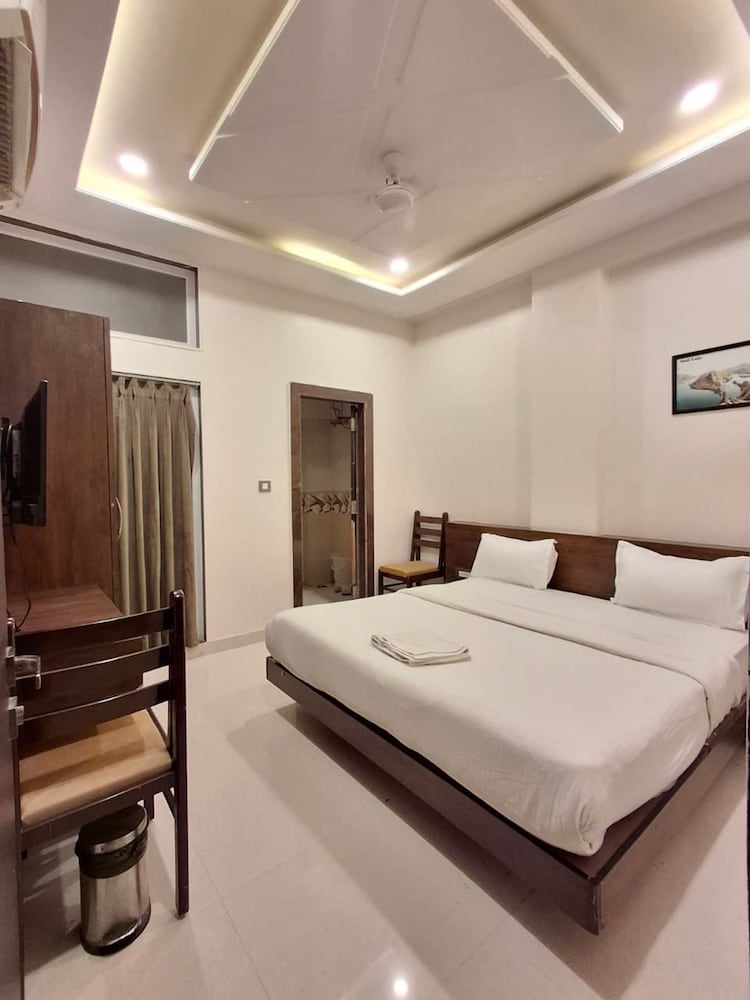 Deluxe Double Room, City View