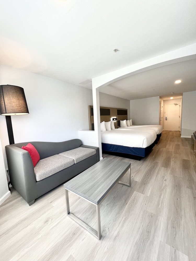Business Room, 2 Queen Beds - Photo 3