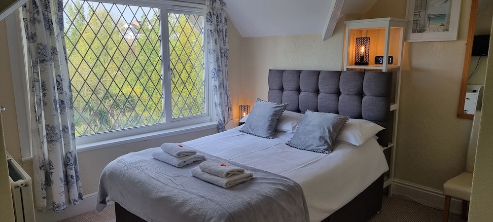 Deluxe Double Room, Non Smoking, Partial Ocean View, No Pets photo 3