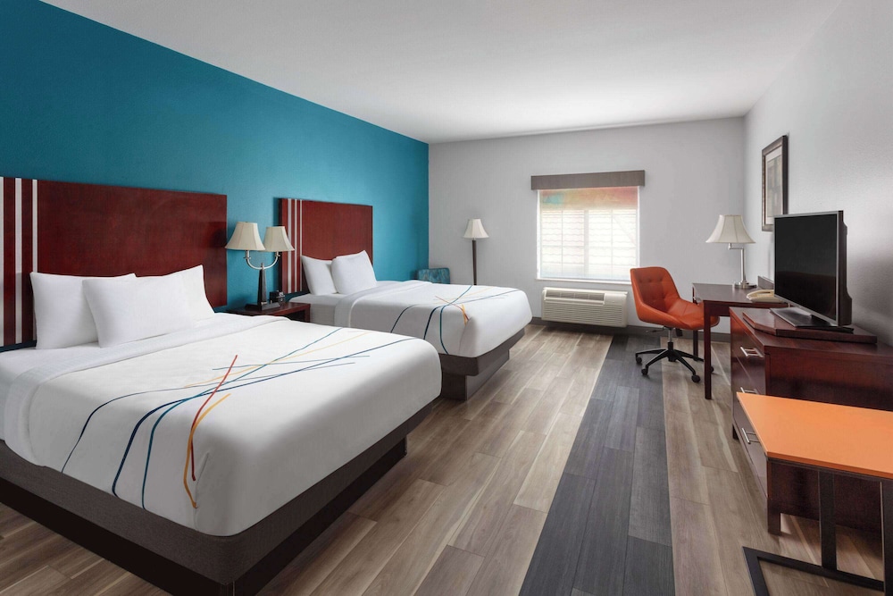 Room, 2 Queen Beds, Non Smoking - Photo 1