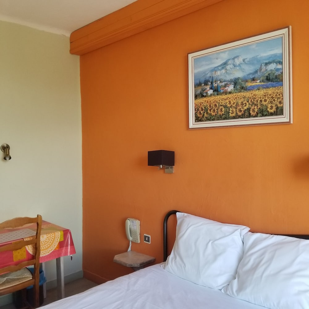 Standard Double Room photo 3