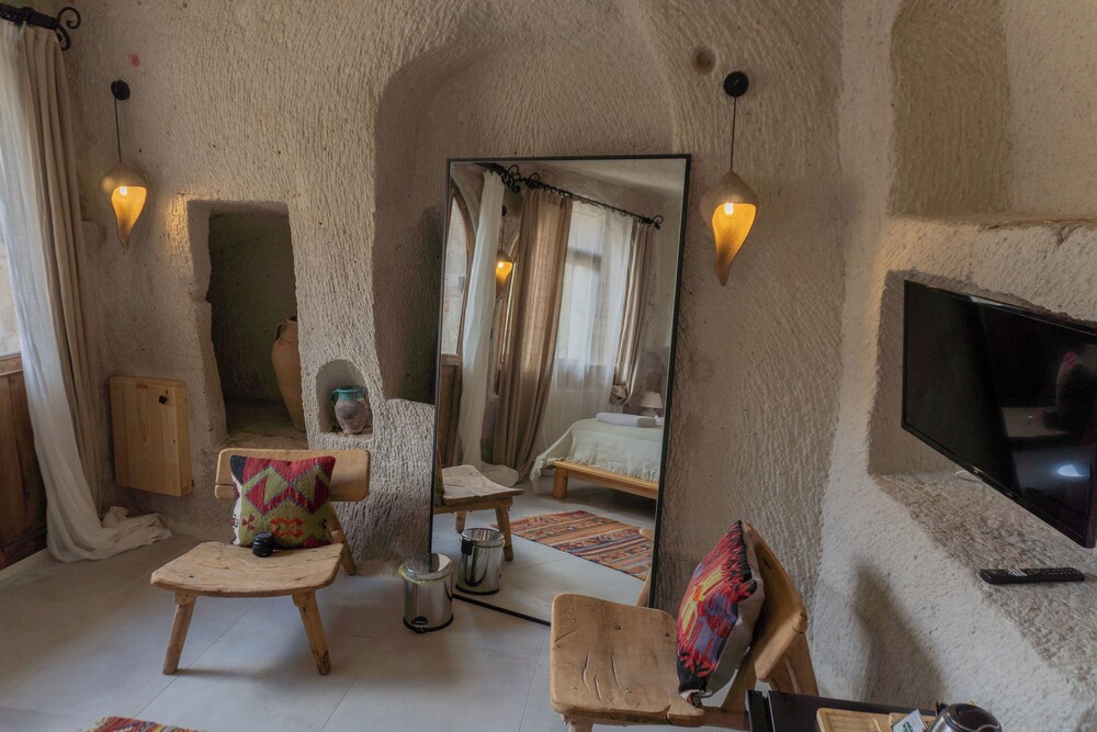 Honeymoon Room photo 2